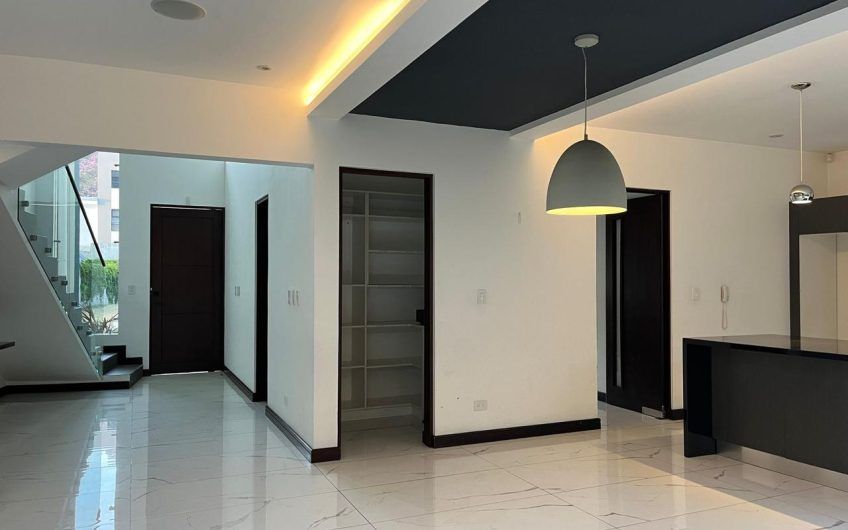Moderna casa en Condominio Lusso Santa Ana Pozos