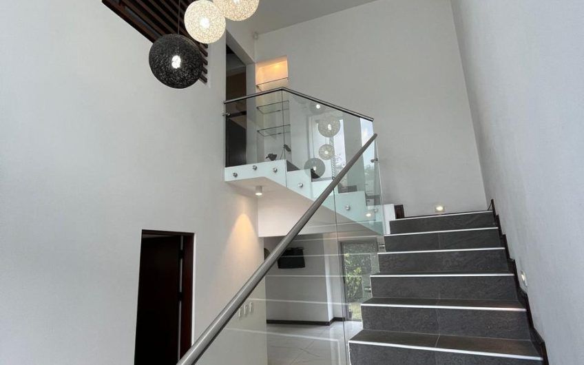 Moderna casa en Condominio Lusso Santa Ana Pozos