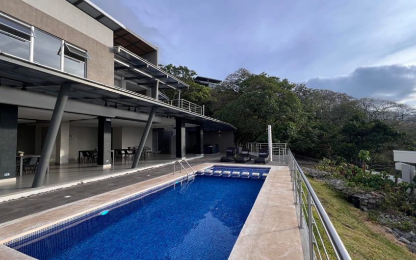 Penthouse con espectaculares vistas en Alto Las Palomas Santa Ana