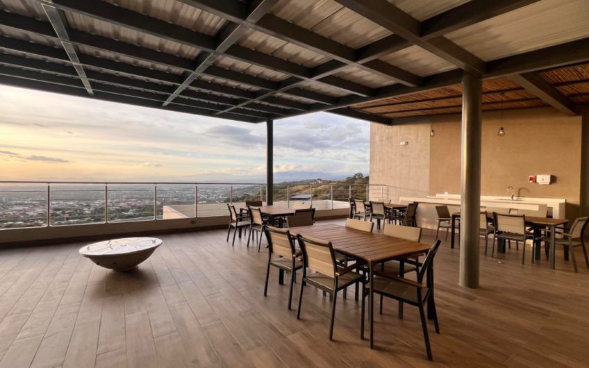 Penthouse con espectaculares vistas en Alto Las Palomas Santa Ana