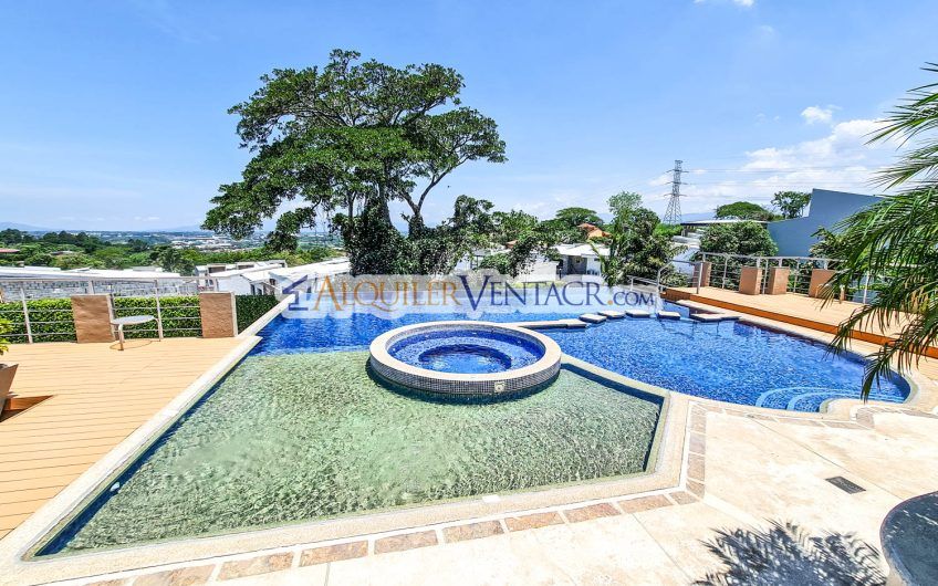 Penthouse amueblado de 2 habit. con vista en Guachipelín Escazú