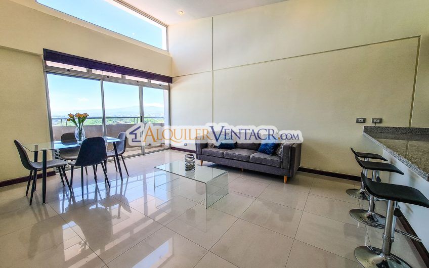 Penthouse amueblado de 2 habit. con vista en Guachipelín Escazú
