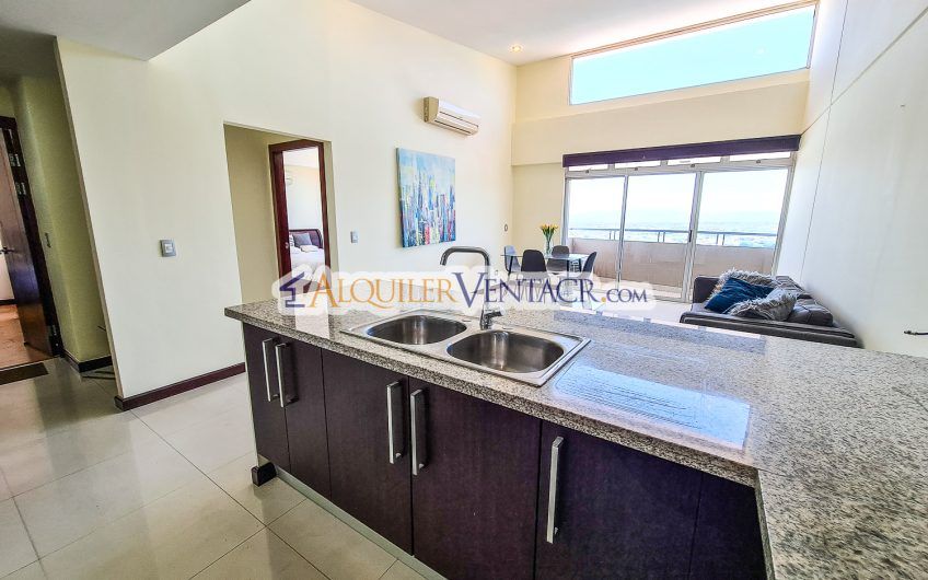 Penthouse amueblado de 2 habit. con vista en Guachipelín Escazú