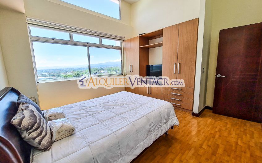 Penthouse amueblado de 2 habit. con vista en Guachipelín Escazú