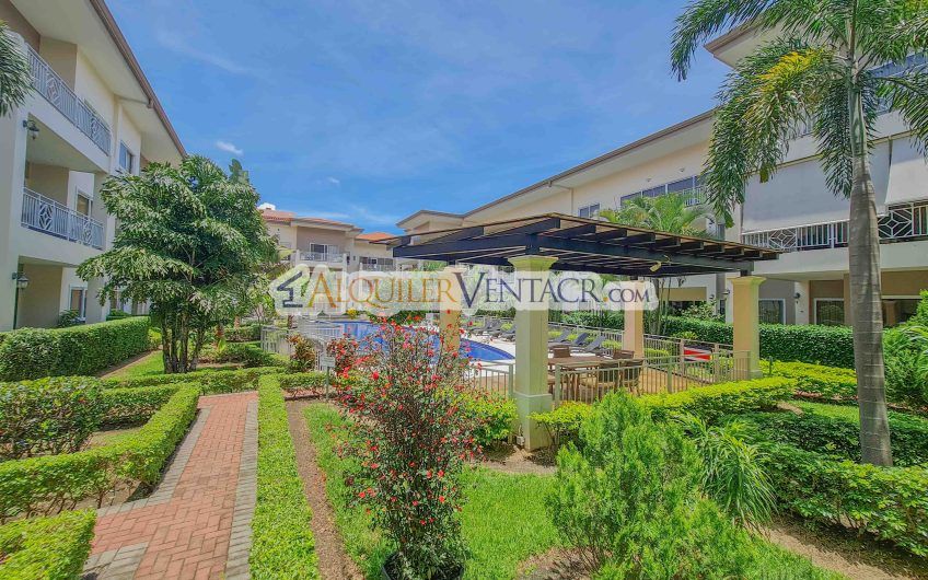 Apartamento de 2 habit. en 1er nivel con terraza en San Rafael Escazú