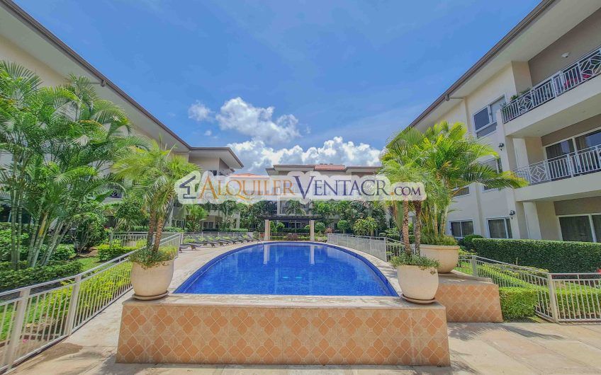 Apartamento de 2 habit. en 1er nivel con terraza en San Rafael Escazú
