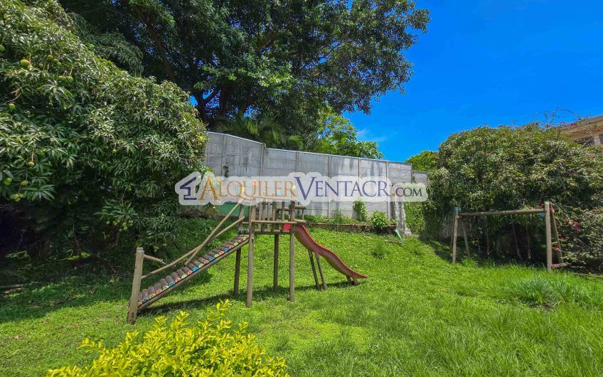 Condo de 292 m2 con 3 habit. con su propio baño en Guachipelín Escazú