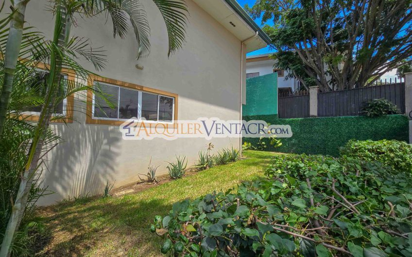 Condo de 292 m2 con 3 habit. con su propio baño en Guachipelín Escazú