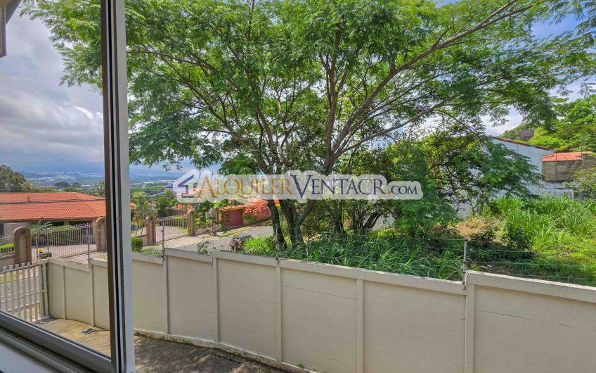Condo de 292 m2 con 3 habit. con su propio baño en Guachipelín Escazú