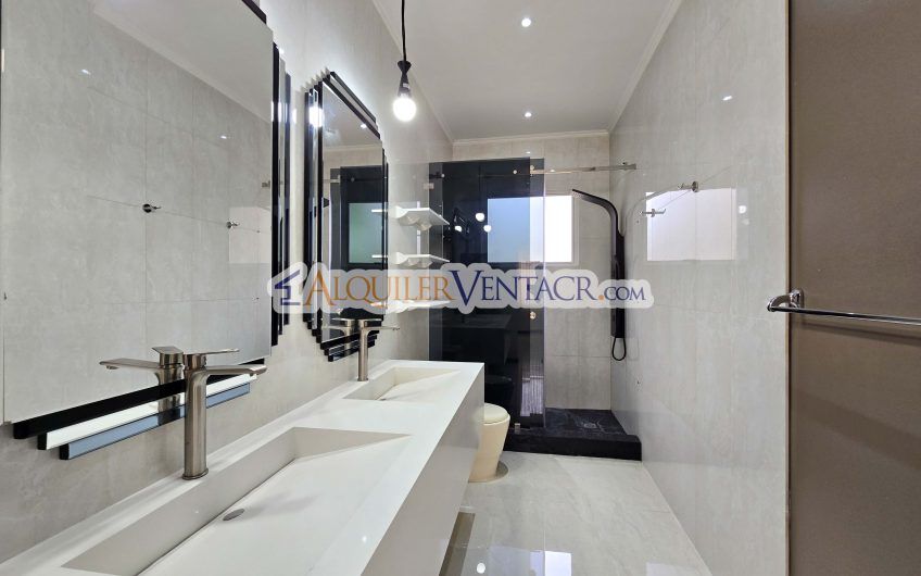 Apartamento de 2 habit. en 1er nivel con terraza en San Rafael Escazú