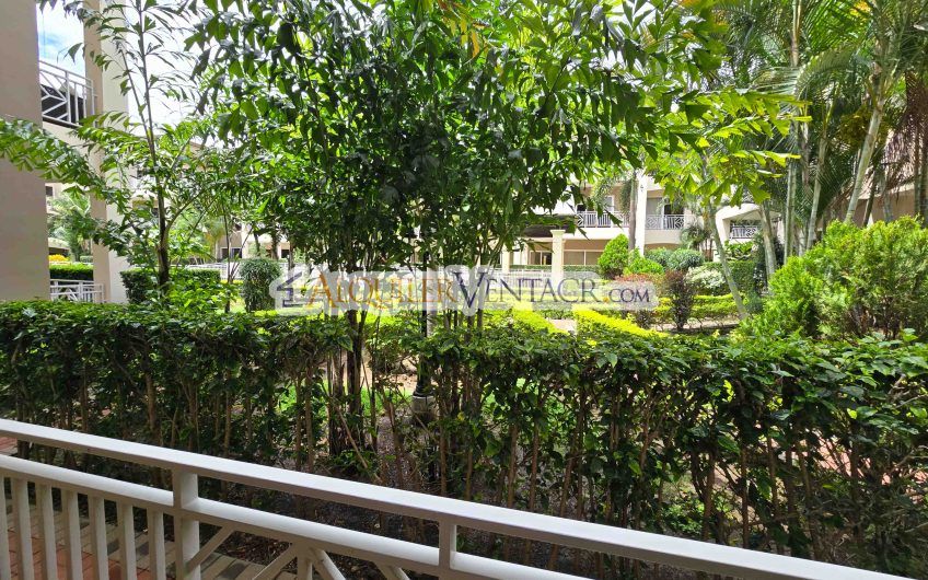 Apartamento de 2 habit. en 1er nivel con terraza en San Rafael Escazú