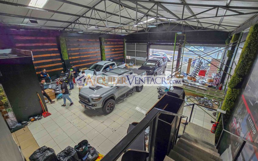 Local comercial de 550 m2 con 666 m2 de lote sobre calle principal en La Uruca