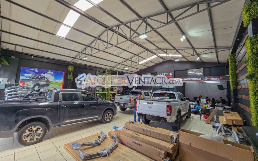Local comercial de 550 m2 con 666 m2 de lote sobre calle principal en La Uruca