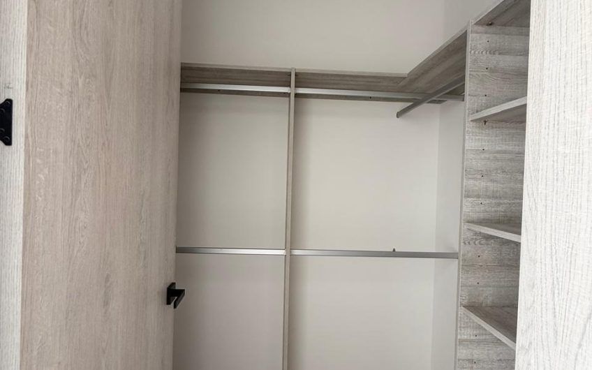 Para estrenar! Condo con jardín en Lindora Village Santa Ana