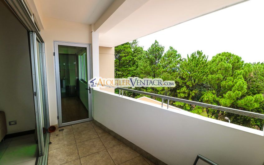 Apartamento con vista de 2 habit. + oficina y línea blanca en Escazú Guachipelín