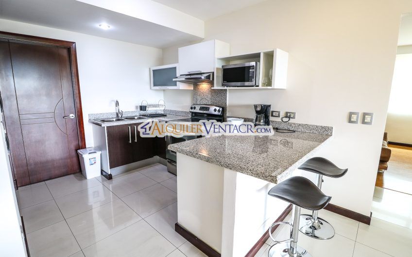Apartamento con vista de 2 habit. + oficina y línea blanca en Escazú Guachipelín
