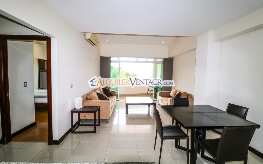 Apartamento con vista de 2 habit. + oficina y línea blanca en Escazú Guachipelín