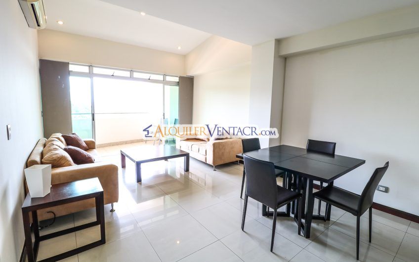 Apartamento con vista de 2 habit. + oficina y línea blanca en Escazú Guachipelín