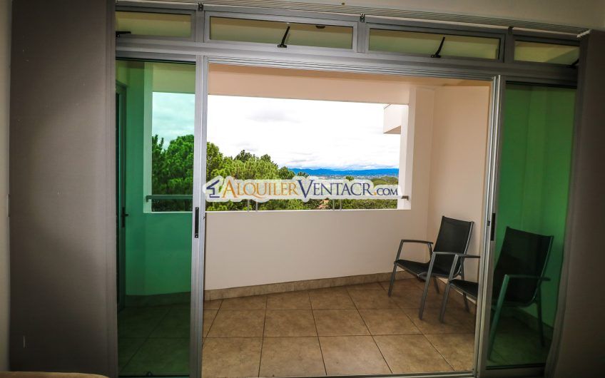 Apartamento con vista de 2 habit. + oficina y línea blanca en Escazú Guachipelín