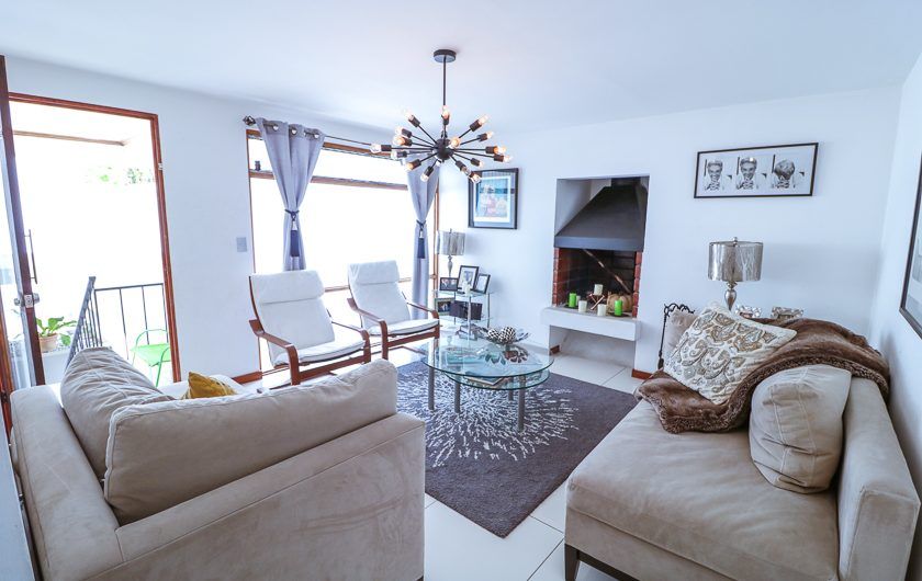 Casa de 370 m2 con 561 m2 lote en Residencial en San Rafael Escazú