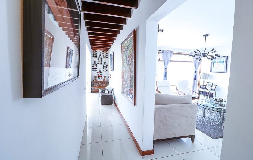 Casa de 370 m2 con 561 m2 lote en Residencial en San Rafael Escazú