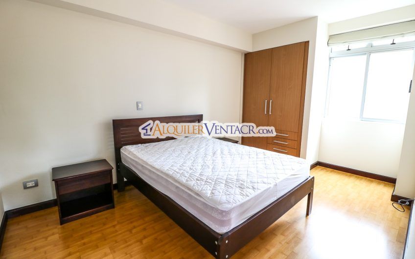 Apartamento con vista de 2 habit. + oficina y línea blanca en Escazú Guachipelín