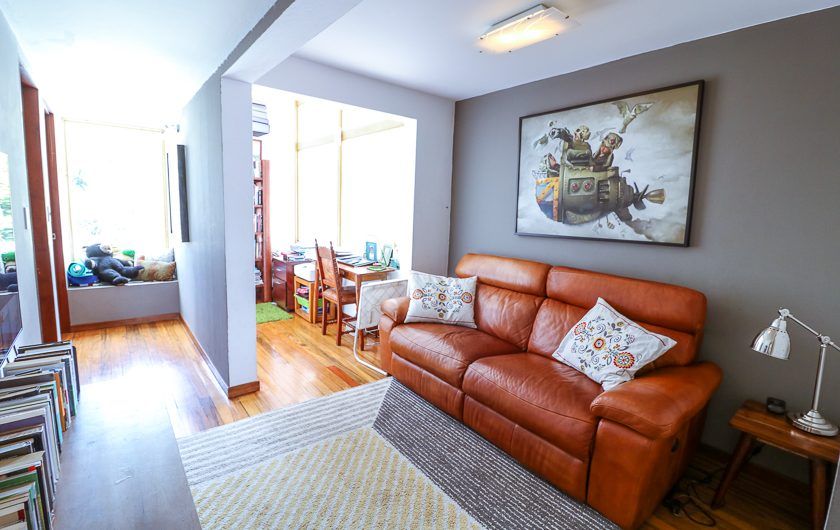 Casa de 370 m2 con 561 m2 lote en Residencial en San Rafael Escazú