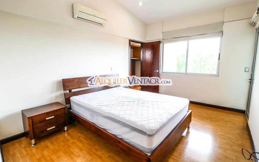 Apartamento con vista de 2 habit. + oficina y línea blanca en Escazú Guachipelín