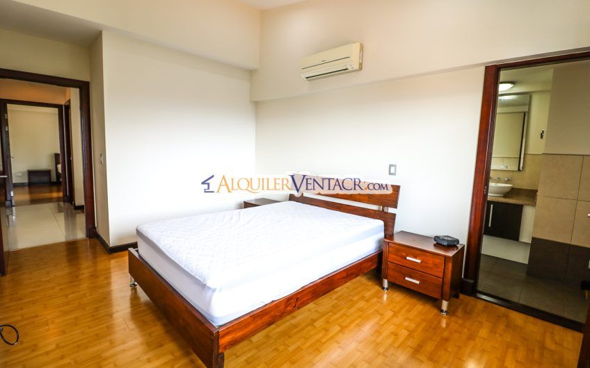 Apartamento con vista de 2 habit. + oficina y línea blanca en Escazú Guachipelín