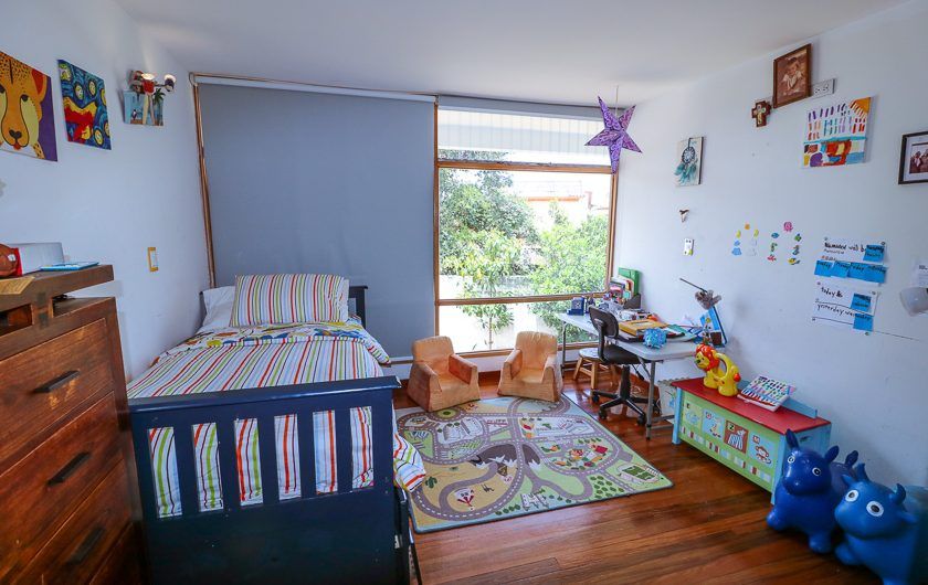 Casa de 370 m2 con 561 m2 lote en Residencial en San Rafael Escazú