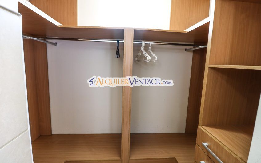 Apartamento con vista de 2 habit. + oficina y línea blanca en Escazú Guachipelín
