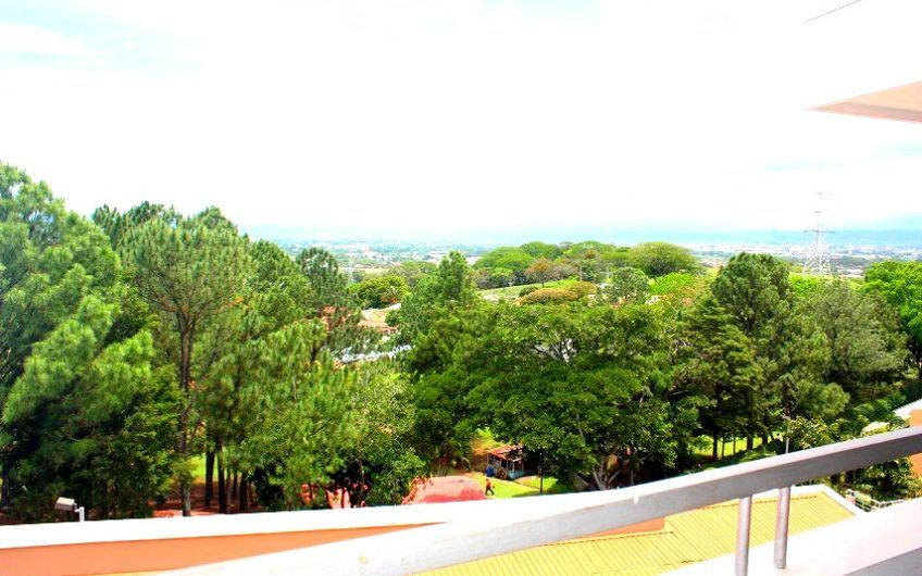 Apartamento con vista de 2 habit. + oficina y línea blanca en Escazú Guachipelín