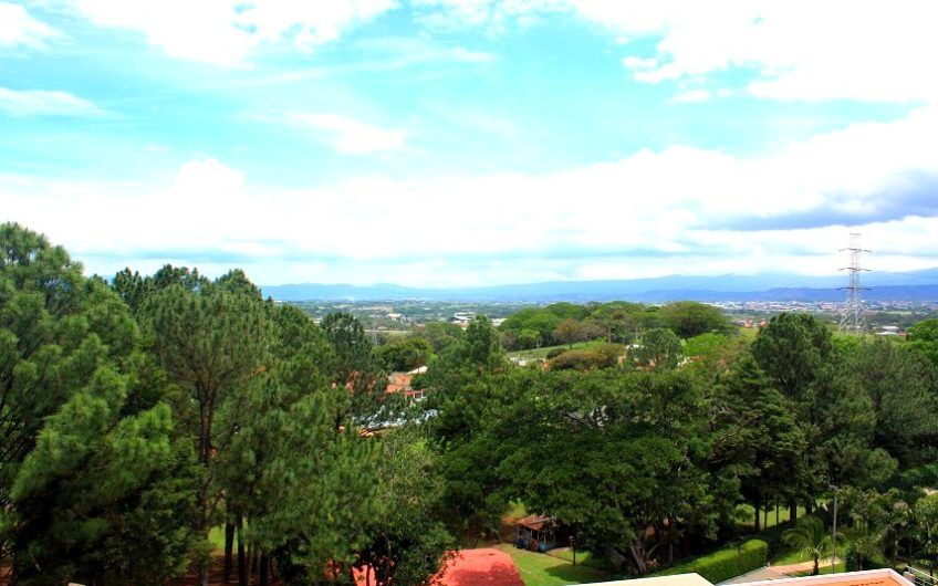 Apartamento con vista de 2 habit. + oficina y línea blanca en Escazú Guachipelín