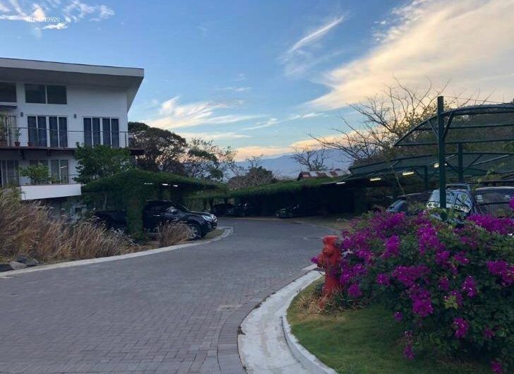 Apartamento con vista en San Nicolás de Barí Río Oro Santa Ana