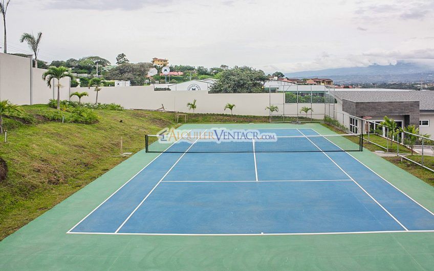 Condo amueblado con jardín en Río Palma Guachipelín Escazú!