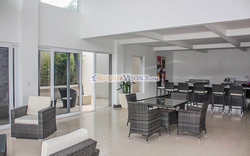 Condo amueblado con jardín en Río Palma Guachipelín Escazú!