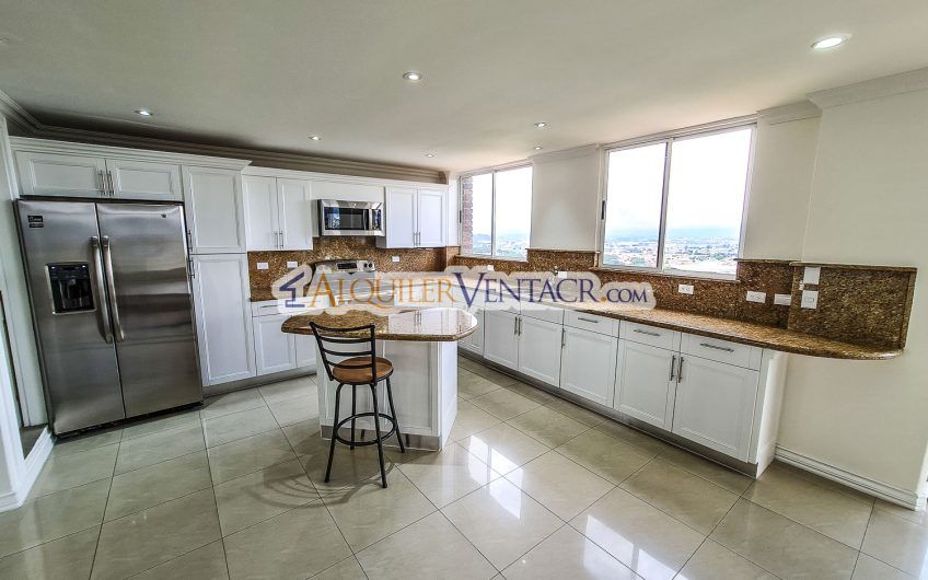 Apartamento amueblado de 3 habit. con vista en San Rafael Escazú