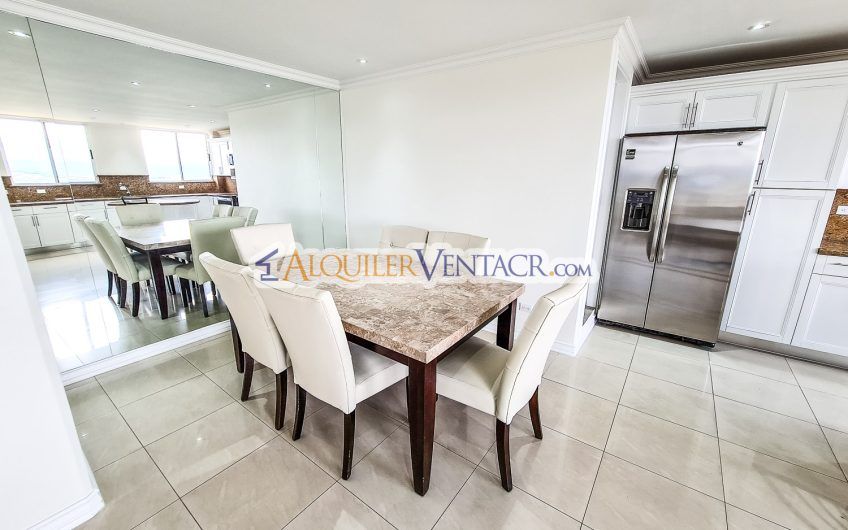 Apartamento amueblado de 3 habit. con vista en San Rafael Escazú