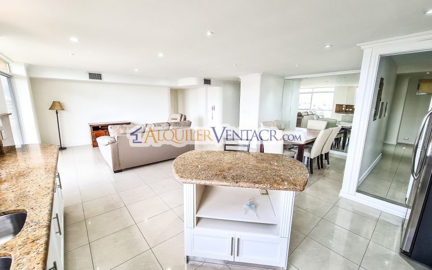 Apartamento amueblado de 3 habit. con vista en San Rafael Escazú