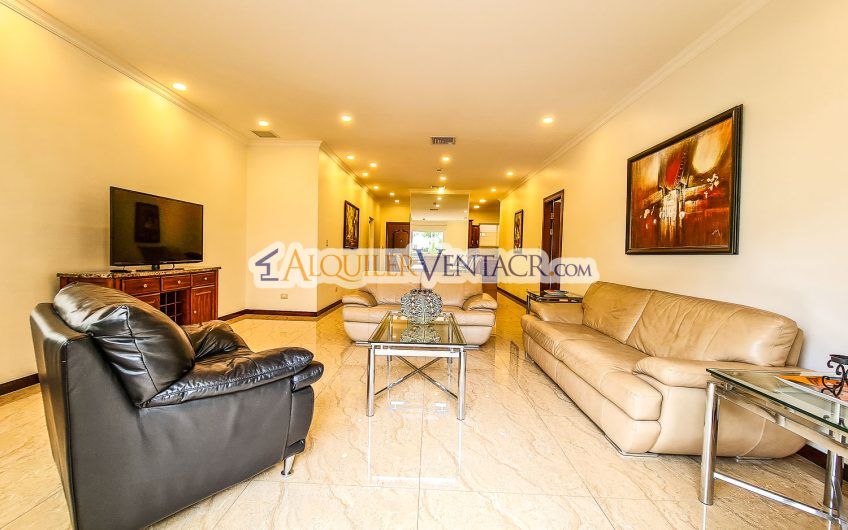 Apartamento amueblado de 3 habit. con terraza en San Rafael Escazú
