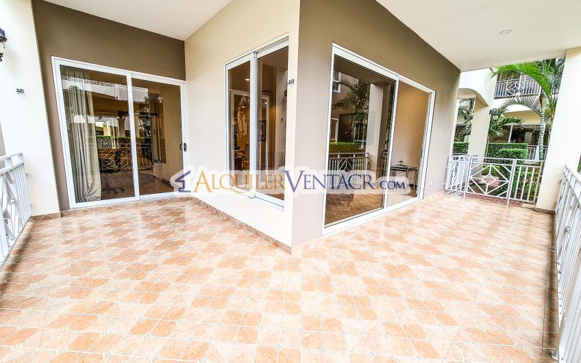 Apartamento amueblado de 3 habit. con terraza en San Rafael Escazú