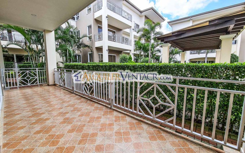Apartamento amueblado de 3 habit. con terraza en San Rafael Escazú