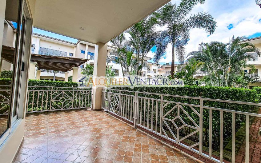 Apartamento amueblado de 3 habit. con terraza en San Rafael Escazú