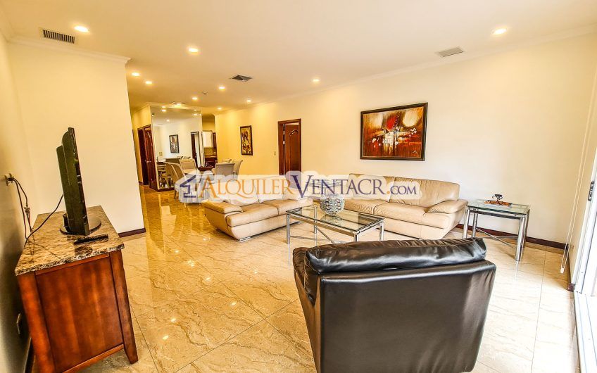 Apartamento amueblado de 3 habit. con terraza en San Rafael Escazú
