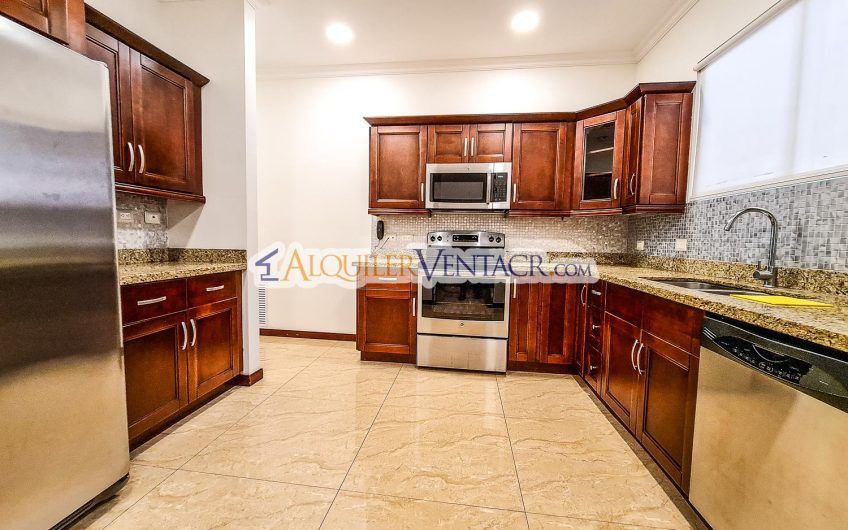 Apartamento amueblado de 3 habit. con terraza en San Rafael Escazú