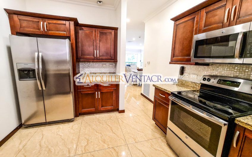 Apartamento amueblado de 3 habit. con terraza en San Rafael Escazú