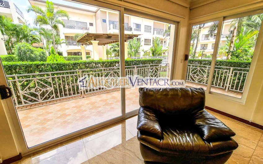Apartamento amueblado de 3 habit. con terraza en San Rafael Escazú