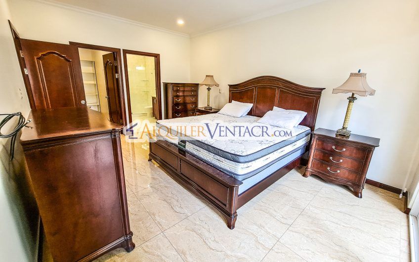 Apartamento amueblado de 3 habit. con terraza en San Rafael Escazú