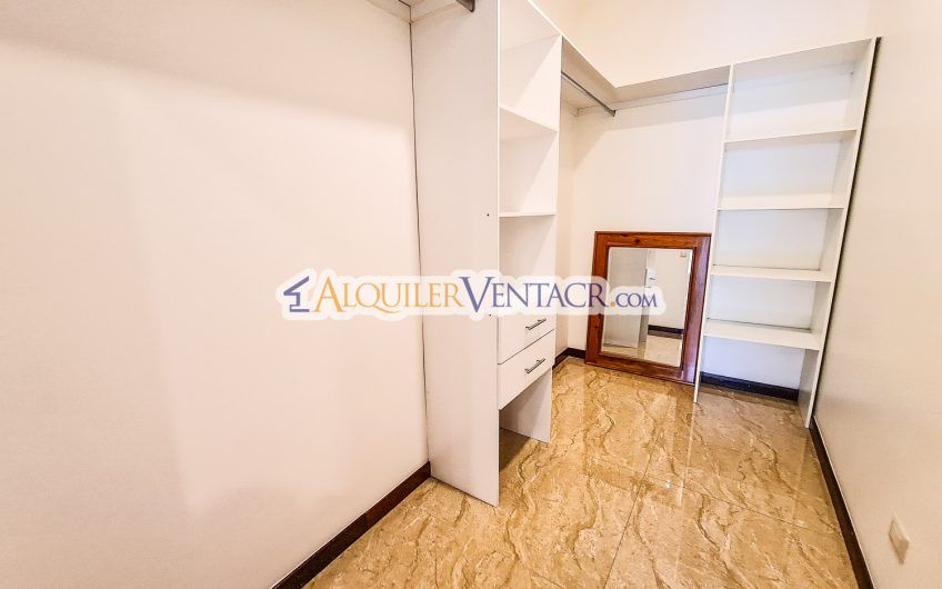 Apartamento amueblado de 3 habit. con terraza en San Rafael Escazú