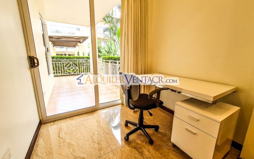 Apartamento amueblado de 3 habit. con terraza en San Rafael Escazú